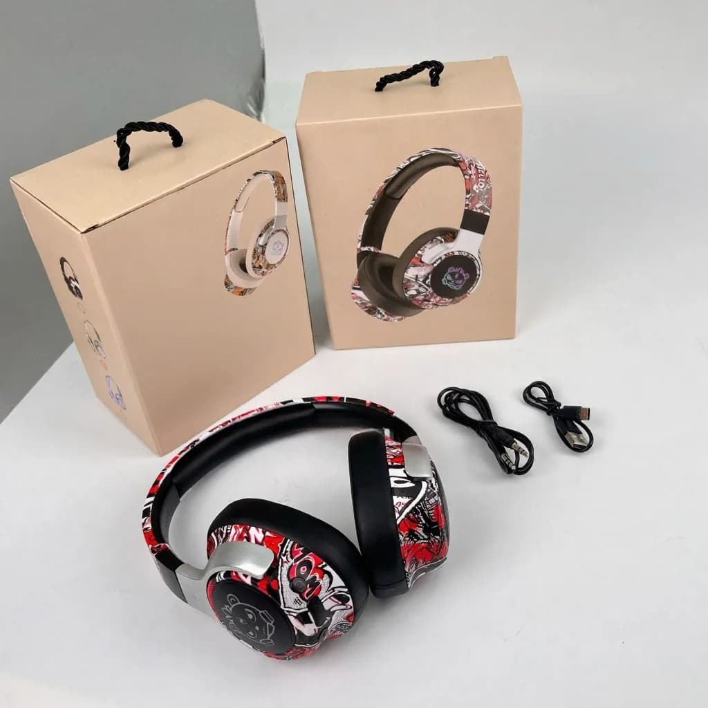 אוזניות בלוטות' Over-Ear בעיצוב גרפיטי עם תאורת RGB ומיקרופון