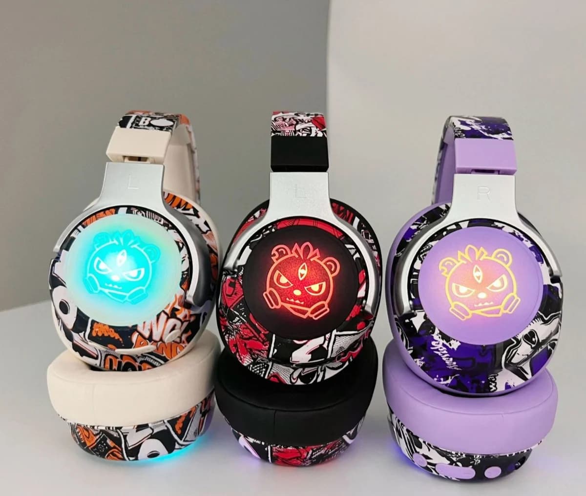 אוזניות בלוטות' Over-Ear בעיצוב גרפיטי עם תאורת RGB ומיקרופון