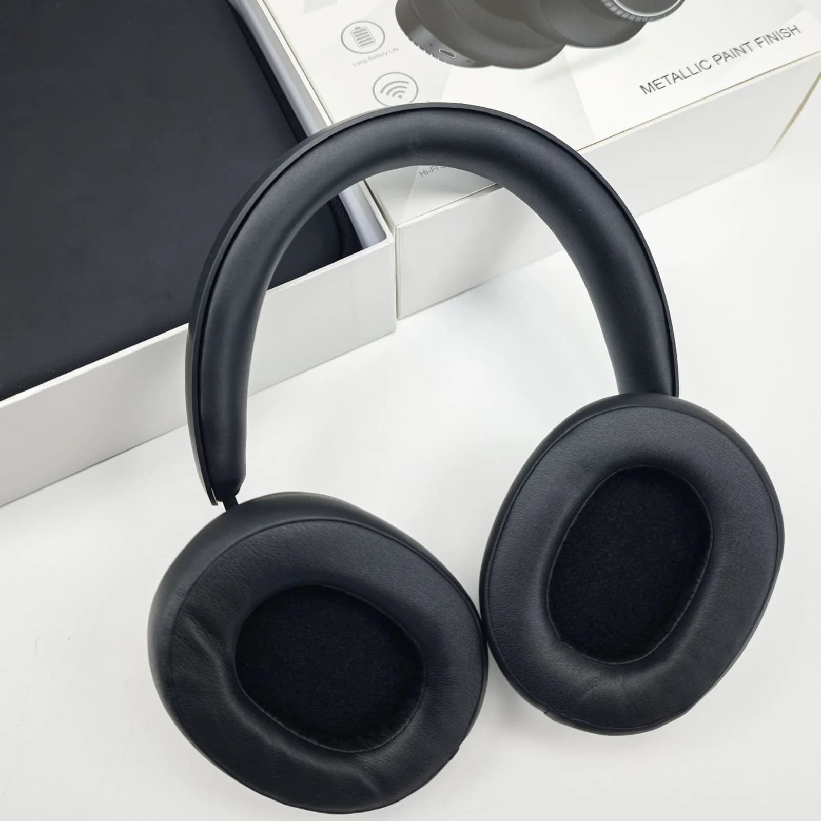 אוזניות אלחוטיות Bluetooth מעל האוזן עם ביטול רעשים ונרתיק